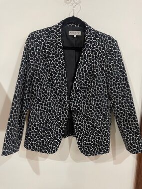 ☔️ SIZE 12 JOHN MEYER OF NORWICH BLACK AND WHITE ANIMAL PRINT VINTAGE BLAZER